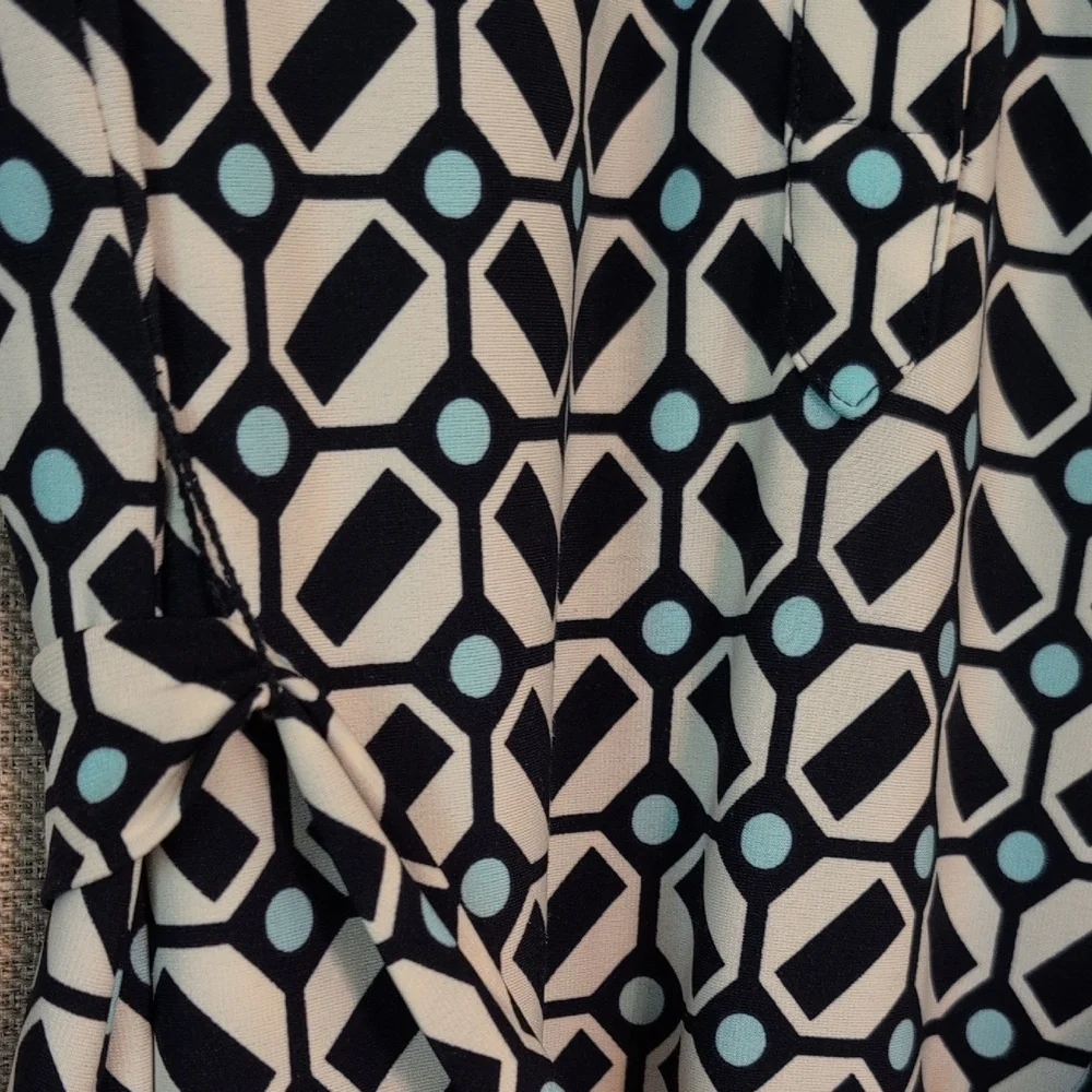 Elegant Navy, Light Blue and Off-White Geometric Long Sleeve Dress - Picture 5 of 9